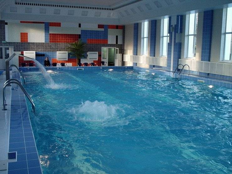 Отдых в подмосковье все включено с бассейном: отели, базы отдыха, загородные клубы московской области 2021