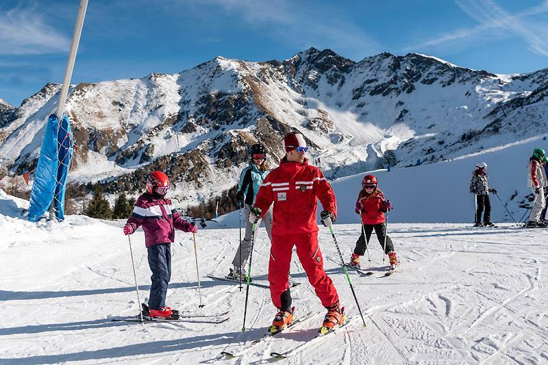 Куда поехать кататься на горных лыжах в россии — блог onetwotrip