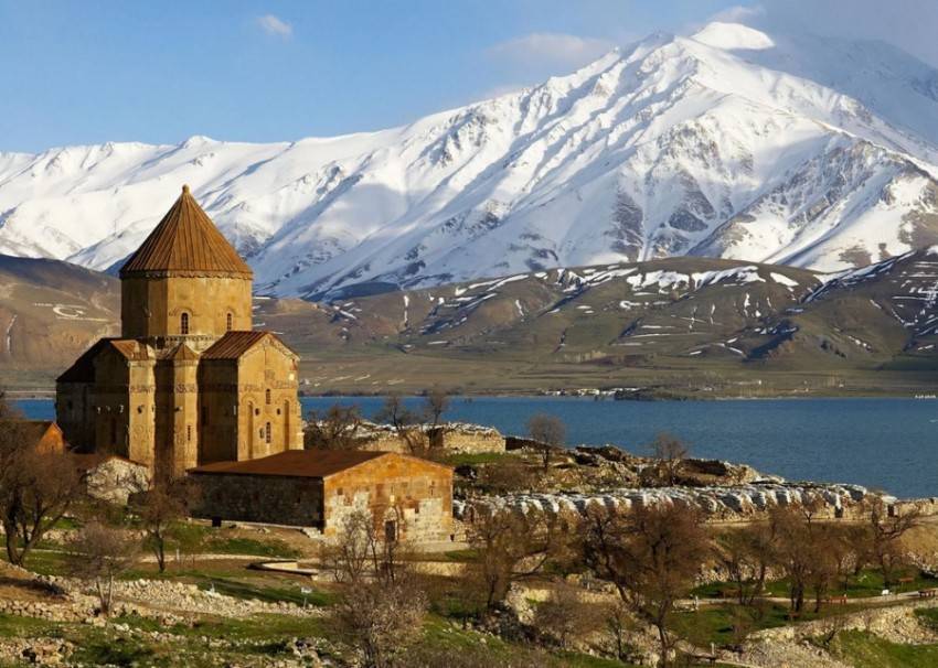 Самые красивые места армении. армения: достопримечательности страны (самые красивые) достопримечательность армении