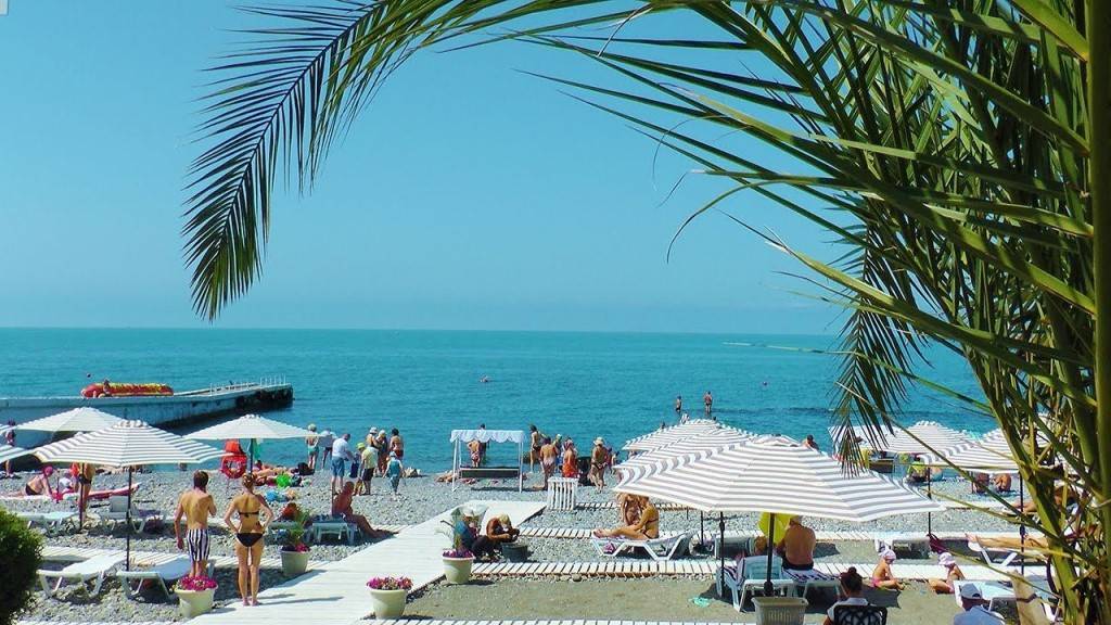 Где недорого отдохнуть на море в 2021 году: лучшие курорты по доступным ценам