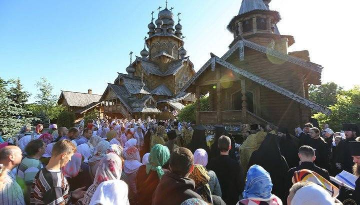 5 интересных паломнических поездок по монастырям россии