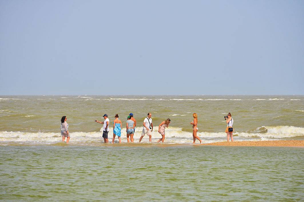 Коса должанская (долгая) на азовском море: отдых, отзывы, фото