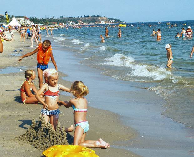 Куда поехать с ребенком на море в россии?